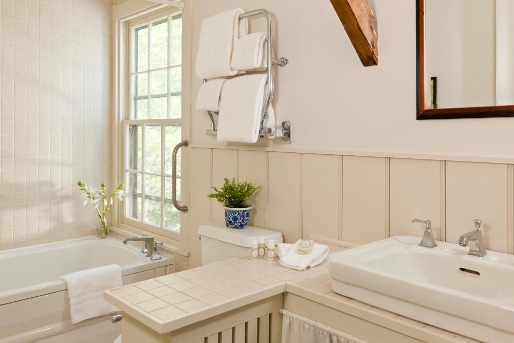 King Suite interior